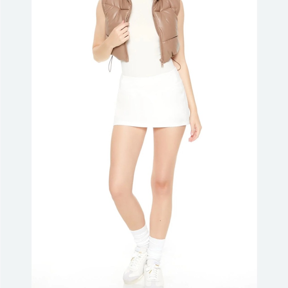 Forever 21 Cappuccino Faux Leather Crop Puffer Vest  Size Med